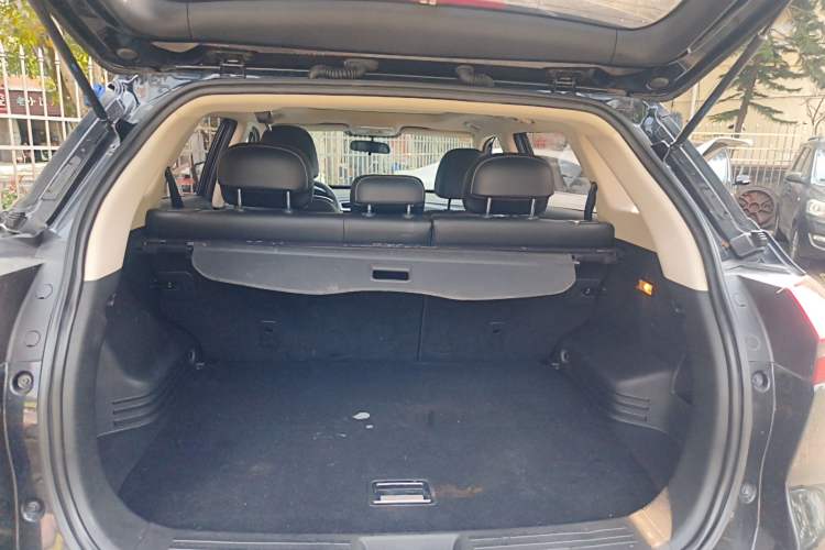 Used Geely Auto Emgrand X7 Sport 2016 1.8TD Automatic Smart Connectivity Version Trunk