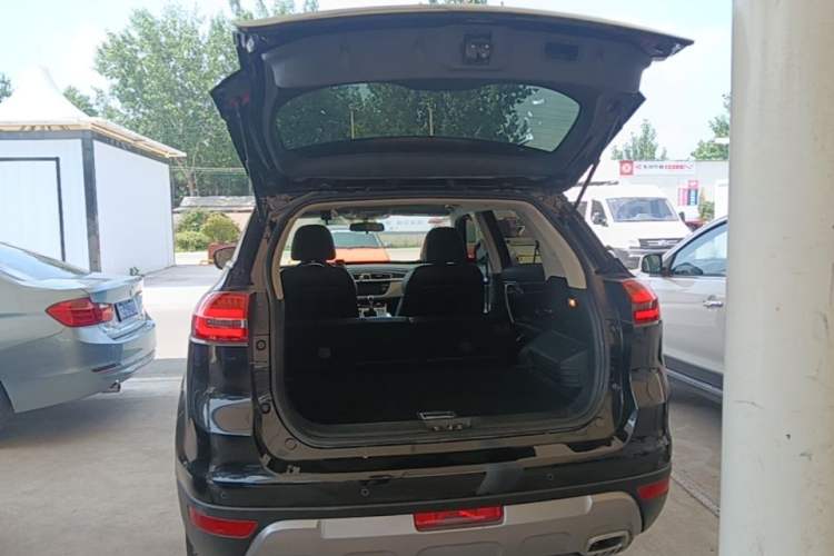 Used Geely Auto Emgrand X7 Sport 2016 2.0L Manual ZhiShang Version Trunk