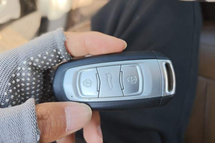 Used Geely Auto Emgrand X7 Sport 2016 1.8TD Automatic ZhiZun Version Vehicle Key