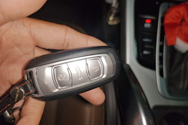 Used Geely Auto Emgrand X7 Sport 2016 1.8TD Automatic ZhiZun Version Vehicle Key