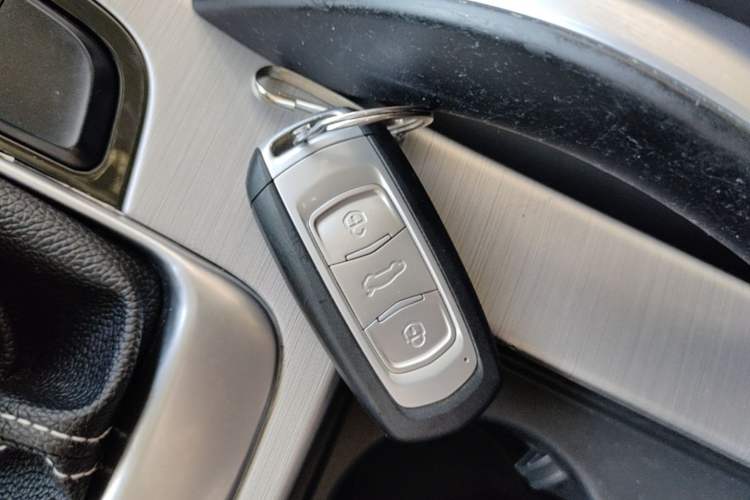 Used Geely Auto Emgrand X7 Sport 2016 2.0L Manual ZhiShang Version Vehicle Key