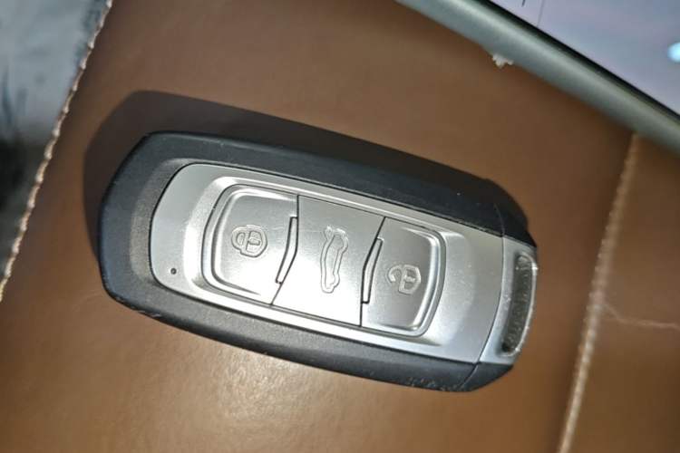 Used Geely Auto Emgrand X7 Sport 2016 1.8TD Automatic ZhiZun Version Vehicle Key