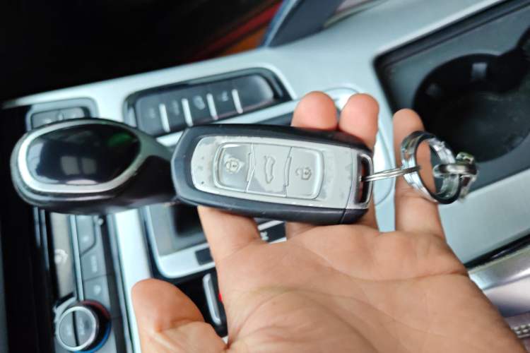 Used Geely Auto Emgrand X7 Sport 2016 1.8TD Automatic ZhiZun Version Vehicle Key