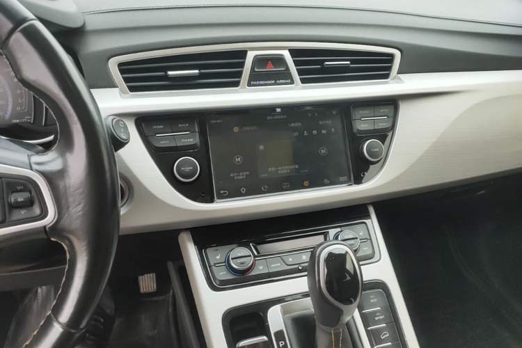 Used Geely Auto Emgrand X7 Sport 2016 1.8TD Automatic All-Wheel-Drive ZhiZun Edition Audio And AC Panel