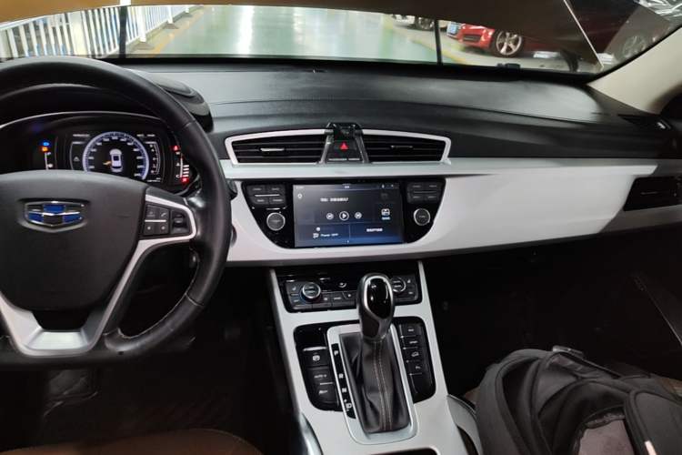 Used Geely Auto Emgrand X7 Sport 2016 1.8TD Automatic ZhiZun Version Audio And AC Panel