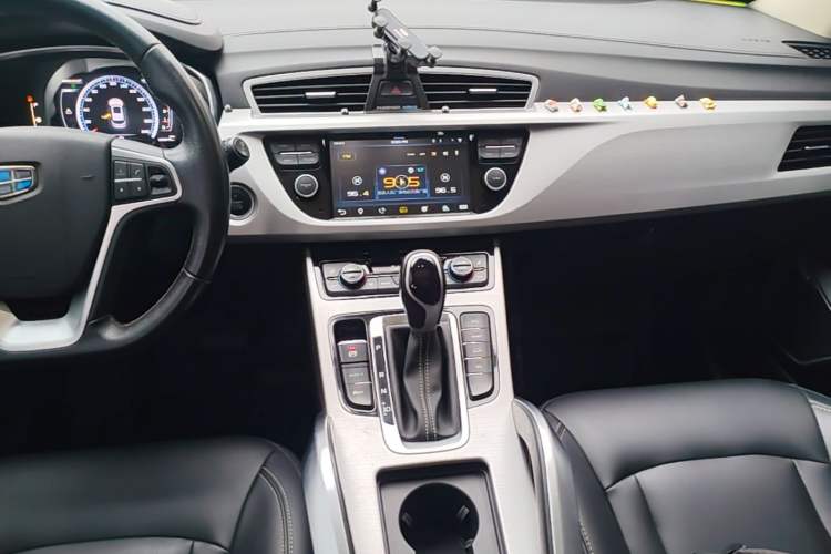 Used Geely Auto Emgrand X7 Sport 2016 1.8TD Automatic Smart Model Audio And AC Panel