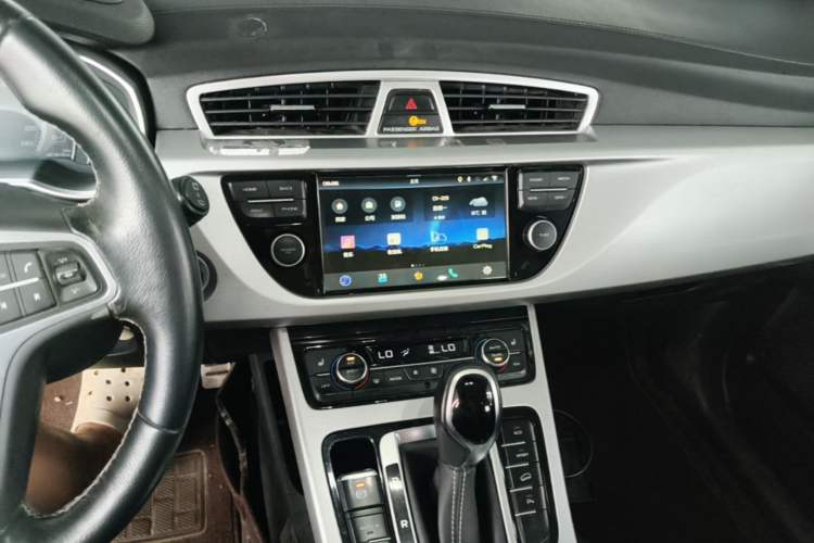 Used Geely Auto Emgrand X7 Sport 2016 1.8TD Automatic Smart Model Audio And AC Panel
