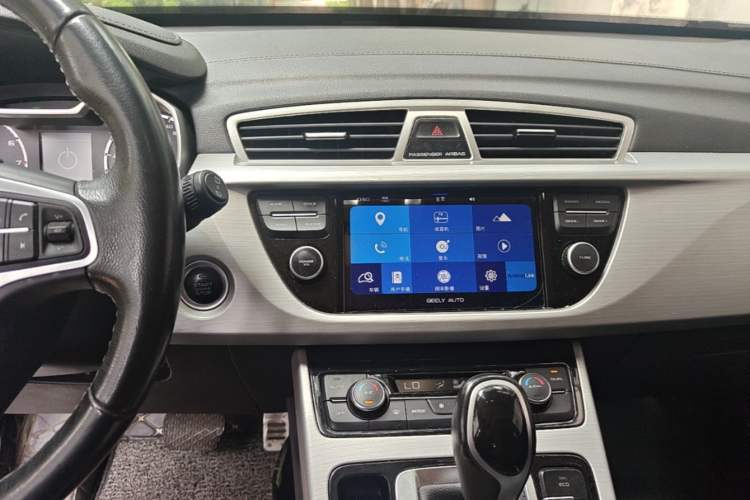 Used Geely Auto Emgrand X7 Sport 2016 1.8TD Automatic ZhiShang Model Audio And AC Panel
