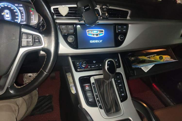 Used Geely Auto Emgrand X7 Sport 2016 1.8TD Automatic ZhiZun Version Audio And AC Panel