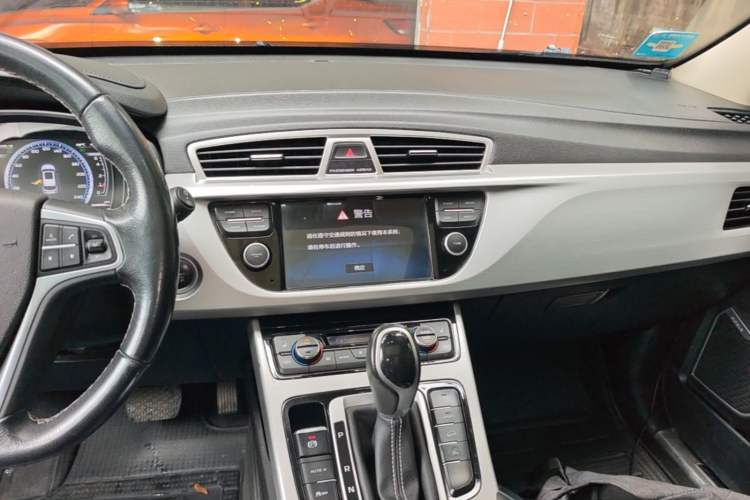 Used Geely Auto Emgrand X7 Sport 2016 1.8TD Automatic Smart Model Audio And AC Panel