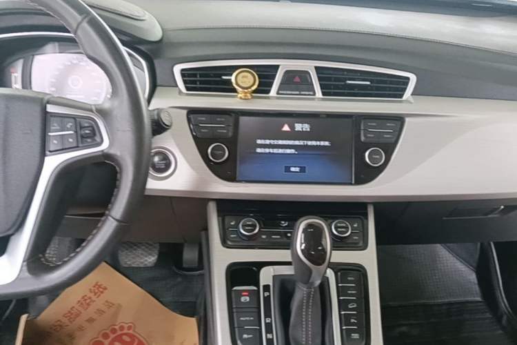 Used Geely Auto Emgrand X7 Sport 2016 1.8TD Automatic All-Wheel-Drive ZhiZun Edition Audio And AC Panel