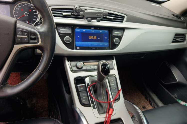 Used Geely Auto Emgrand X7 Sport 2016 1.8TD Automatic ZhiShang Model Audio And AC Panel