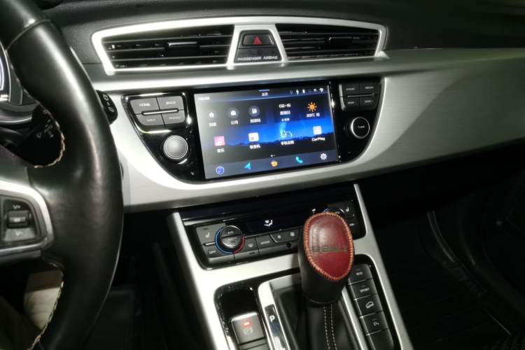 Used Geely Auto Emgrand X7 Sport 2016 1.8TD Automatic ZhiZun Version Audio And AC Panel