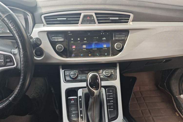 Used Geely Auto Emgrand X7 Sport 2016 1.8TD Automatic ZhiZun Version Audio And AC Panel