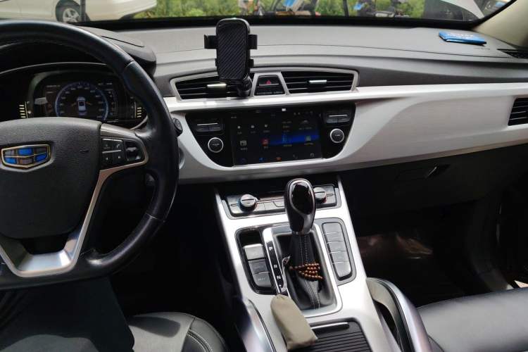 Used Geely Auto Emgrand X7 Sport 2016 1.8TD Automatic Smart Model Audio And AC Panel
