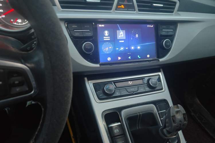 Used Geely Auto Emgrand X7 Sport 2016 2.0L Manual ZhiShang Version Audio And AC Panel