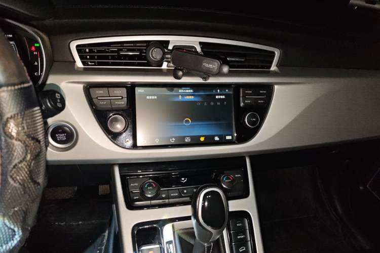 Used Geely Auto Emgrand X7 Sport 2016 1.8TD Automatic ZhiShang Model Audio And AC Panel