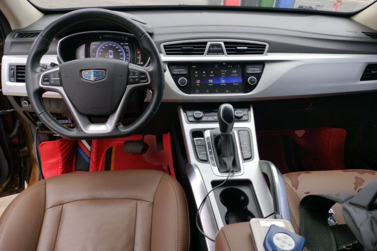 Used Geely Auto Emgrand X7 Sport 2016 1.8TD Automatic All-Wheel-Drive ZhiZun Edition Center Console