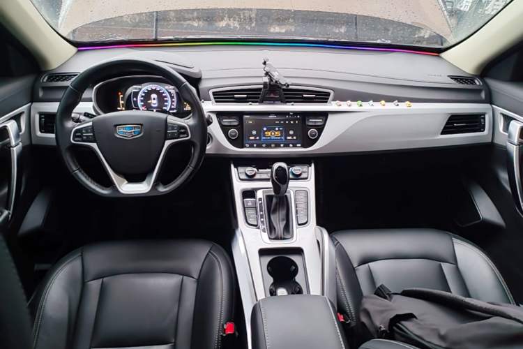 Used Geely Auto Emgrand X7 Sport 2016 1.8TD Automatic Smart Model Center Console
