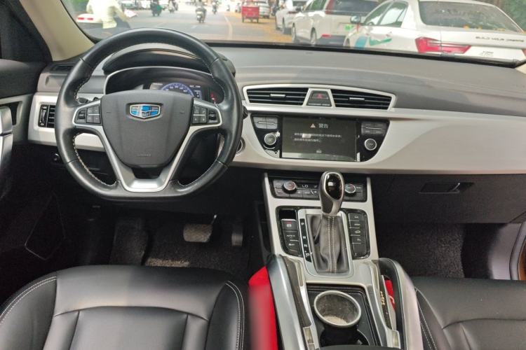 Used Geely Auto Emgrand X7 Sport 2016 1.8TD Automatic Smart Connectivity Version Center Console