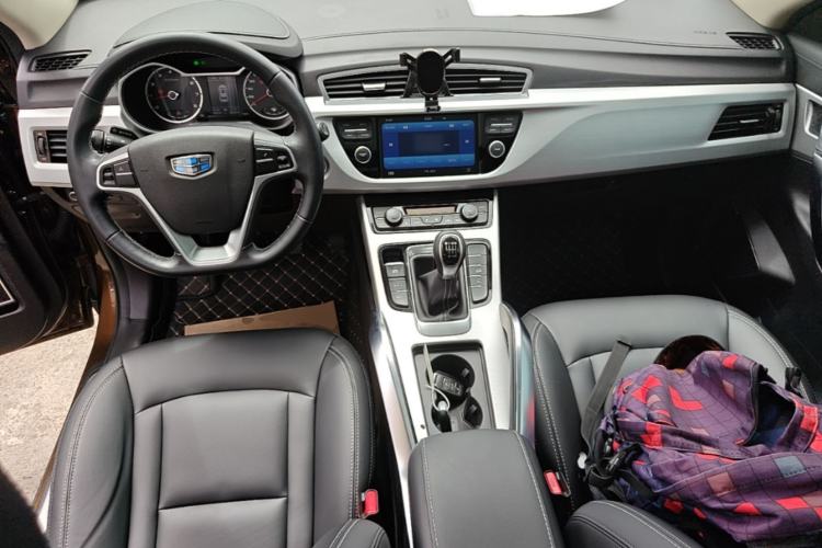 Used Geely Auto Emgrand X7 Sport 2016 1.8TD Manual ZhiShang Model Center Console