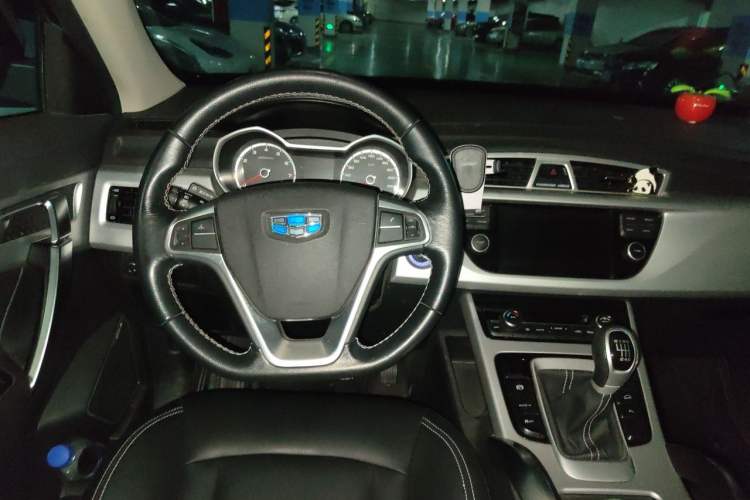 Used Geely Auto Emgrand X7 Sport 2016 2.0L Manual ZhiShang Version Center Console