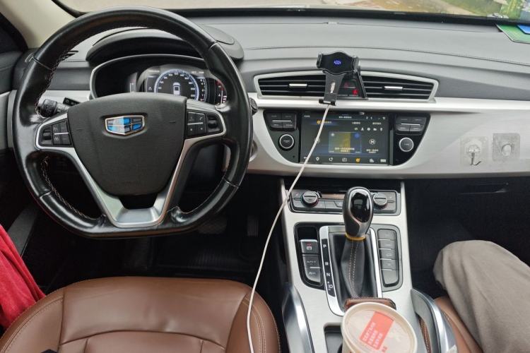 Used Geely Auto Emgrand X7 Sport 2016 1.8TD Automatic ZhiZun Version Center Console