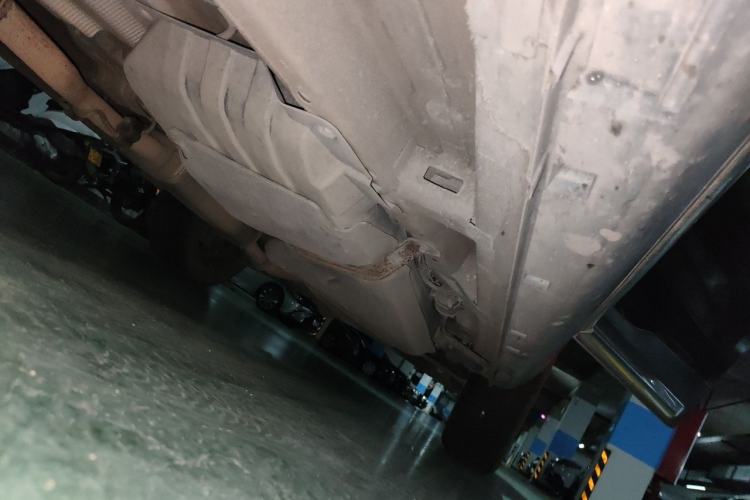 Used Geely Auto Emgrand X7 Sport 2016 2.0L Manual ZhiShang Version Chassis Front Left
