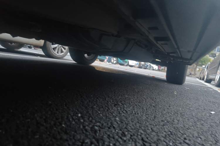 Used Geely Auto Emgrand X7 Sport 2016 2.0L Manual ZhiShang Version Chassis Front Left