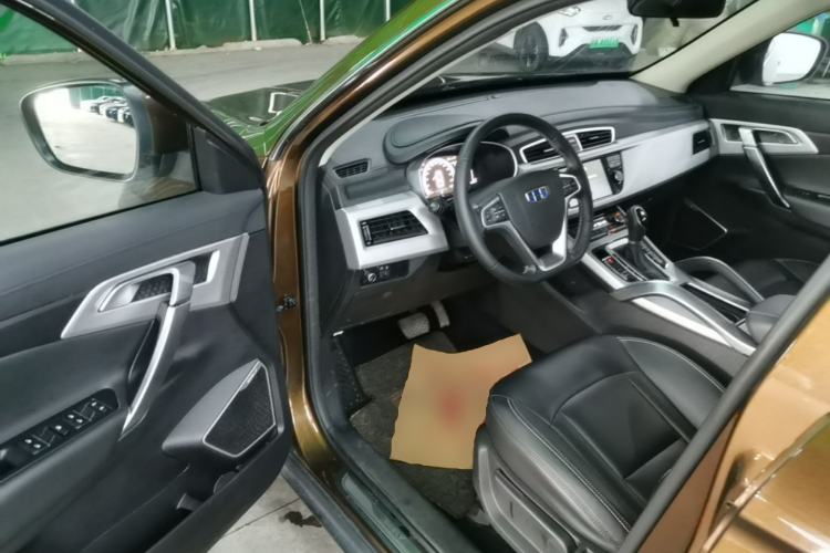 Used Geely Auto Emgrand X7 Sport 2016 1.8TD Automatic Smart Connectivity Version Driver Seat