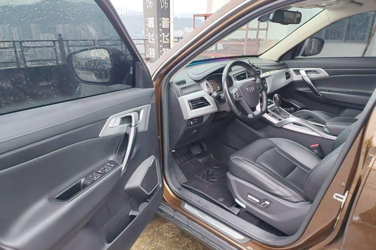 Used Geely Auto Emgrand X7 Sport 2016 1.8TD Automatic Smart Model Driver Seat