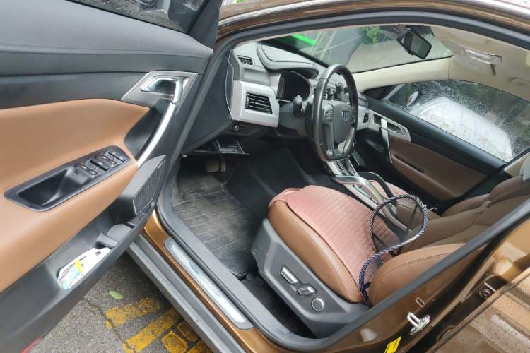 Used Geely Auto Emgrand X7 Sport 2016 1.8TD Automatic ZhiZun Version Driver Seat