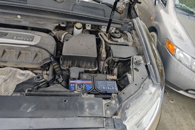 Used Geely Auto Emgrand X7 Sport 2016 2.0L Manual ZhiShang Version Engine Bay Left