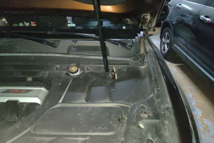 Used Geely Auto Emgrand X7 Sport 2016 1.8TD Automatic ZhiZun Version Engine Bay Left
