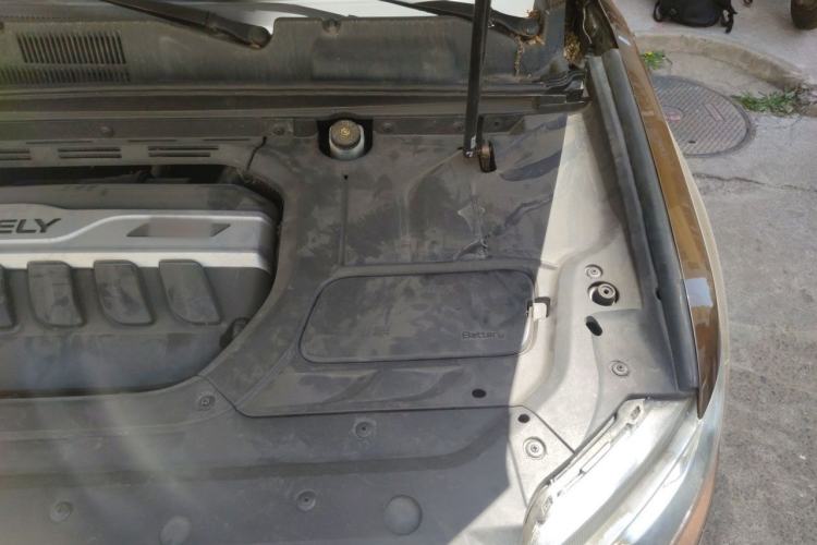 Used Geely Auto Emgrand X7 Sport 2016 1.8TD Automatic ZhiZun Version Engine Bay Left
