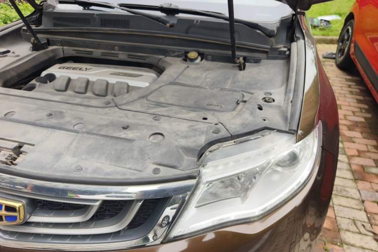 Used Geely Auto Emgrand X7 Sport 2016 1.8TD Automatic ZhiShang Model Engine Bay Left