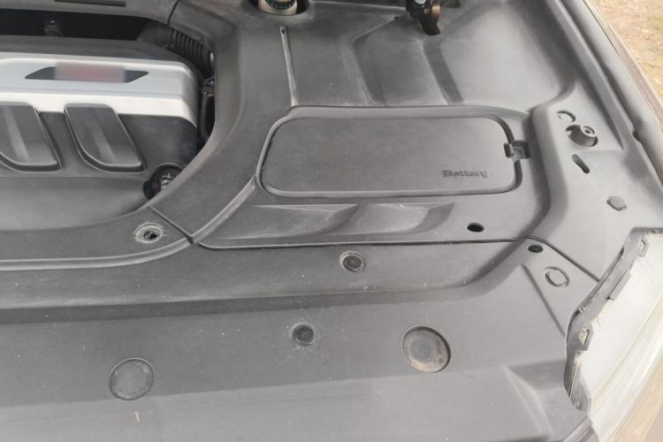 Used Geely Auto Emgrand X7 Sport 2016 1.8TD Automatic ZhiZun Version Engine Bay Left
