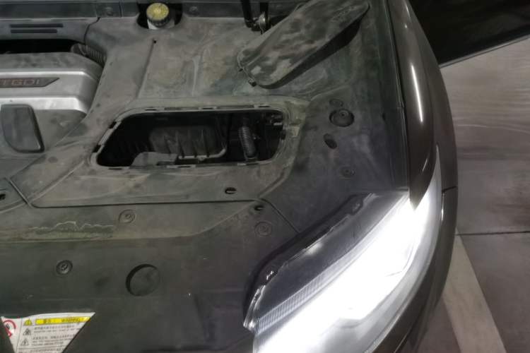 Used Geely Auto Emgrand X7 Sport 2016 1.8TD Automatic ZhiZun Version Engine Bay Left