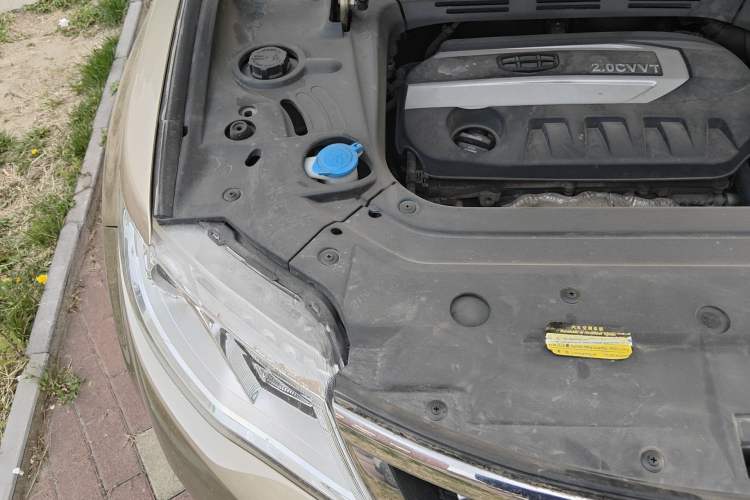 Used Geely Auto Emgrand X7 Sport 2016 2.0L Manual Smart Connect Version Engine Bay Right
