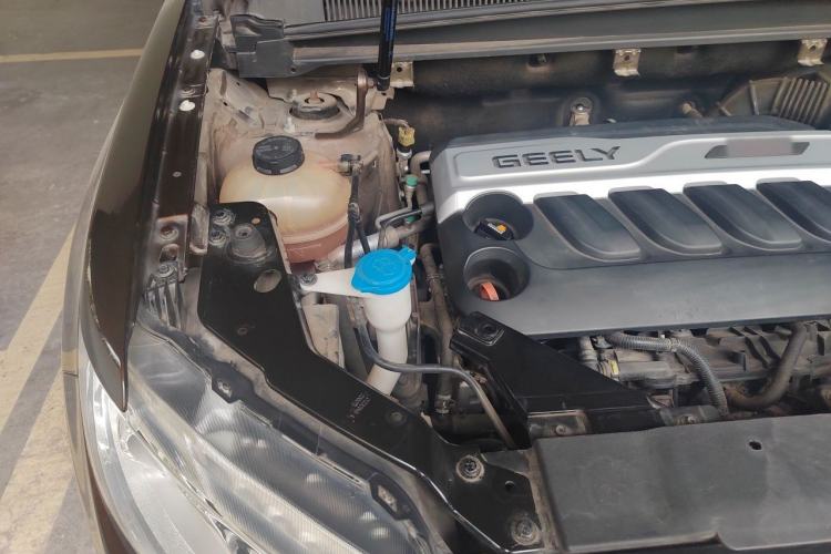 Used Geely Auto Emgrand X7 Sport 2016 1.8TD Automatic ZhiShang Model Engine Bay Right