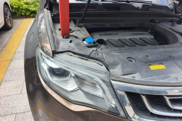Used Geely Auto Emgrand X7 Sport 2016 1.8TD Automatic ZhiZun Version Engine Bay Right