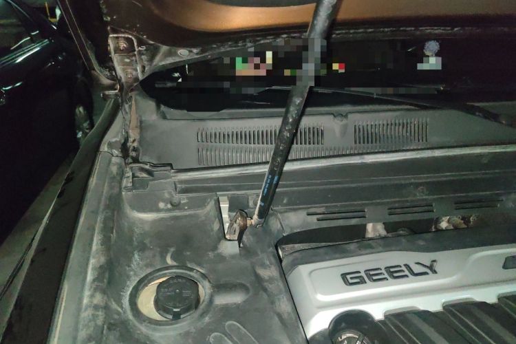 Used Geely Auto Emgrand X7 Sport 2016 1.8TD Automatic ZhiZun Version Engine Bay Right
