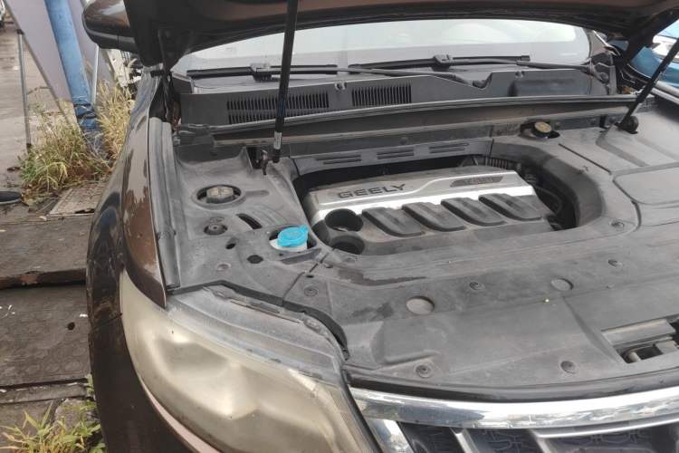 Used Geely Auto Emgrand X7 Sport 2016 1.8TD Automatic Smart Model Engine Bay Right