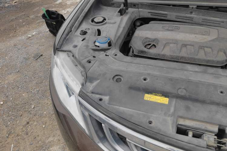 Used Geely Auto Emgrand X7 Sport 2016 2.0L Manual Smart Connect Version Engine Bay Right
