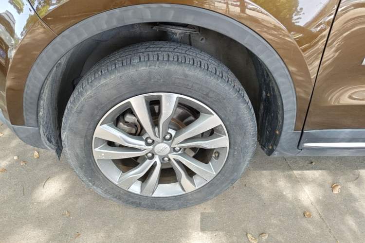 Used Geely Auto Emgrand X7 Sport 2016 1.8TD Automatic ZhiShang Model Exterior 1