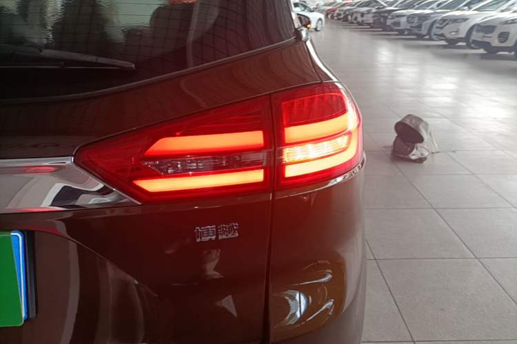 Used Geely Auto Emgrand X7 Sport 2016 1.8TD Automatic Smart Connectivity Version Exterior 3