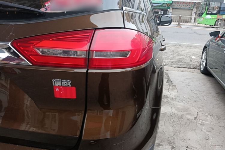 Used Geely Auto Emgrand X7 Sport 2016 2.0L Manual ZhiShang Version Exterior 3