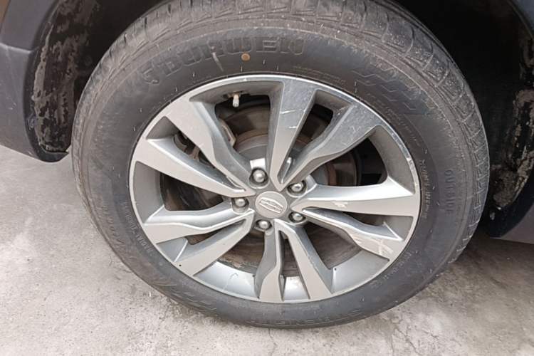 Used Geely Auto Emgrand X7 Sport 2016 2.0L Manual ZhiShang Version Exterior 5