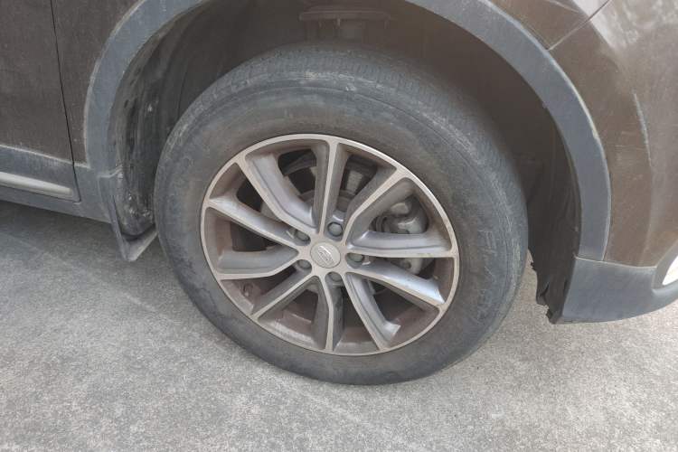 Used Geely Auto Emgrand X7 Sport 2016 1.8TD Automatic ZhiShang Model Exterior 7