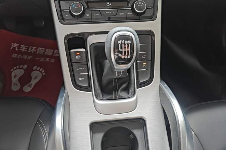 Used Geely Auto Emgrand X7 Sport 2016 2.0L Manual Smart Connect Version Gear Lever
